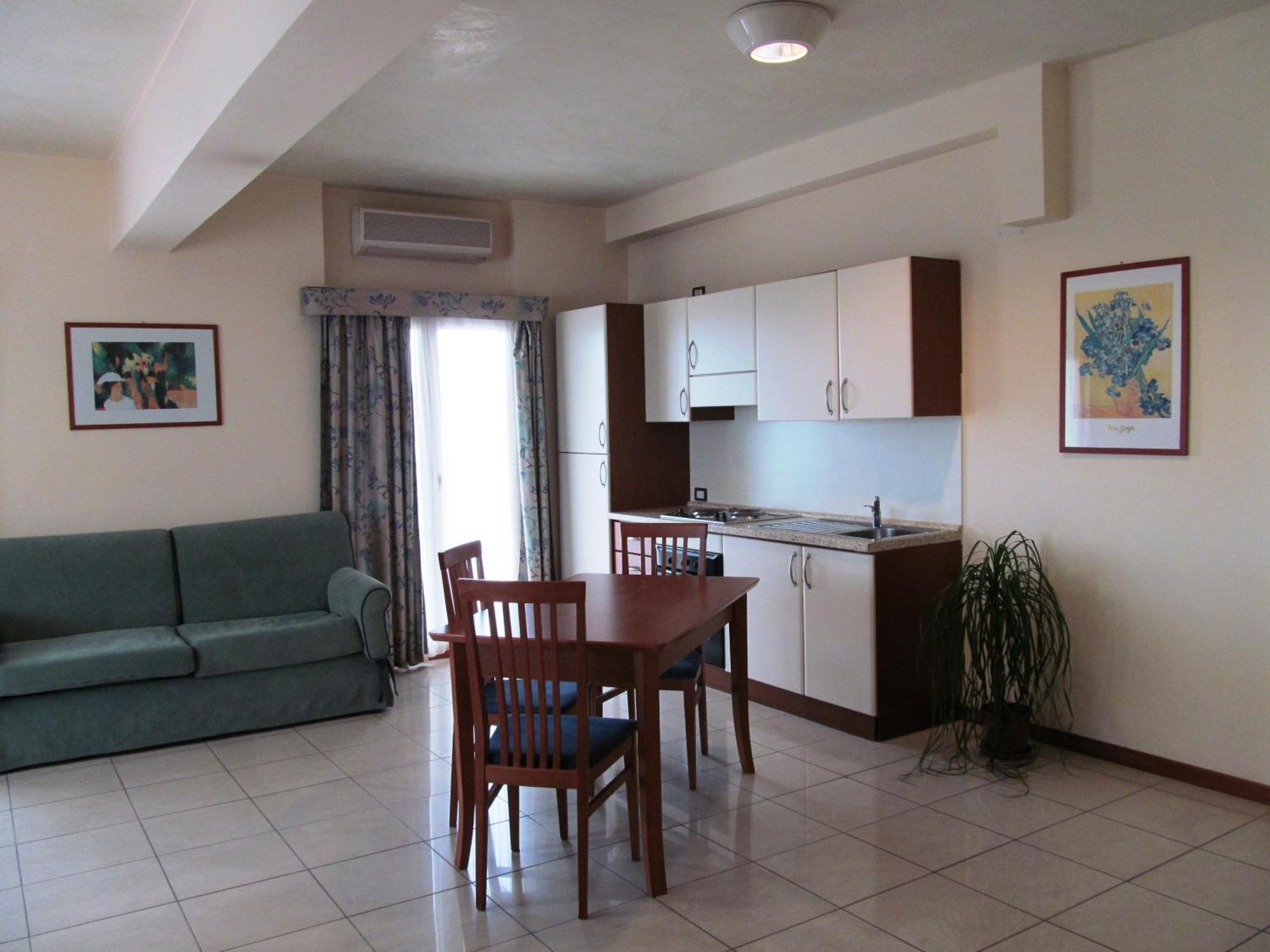 Family Room (2 Adults + 1 Child),1717884132:JPEG